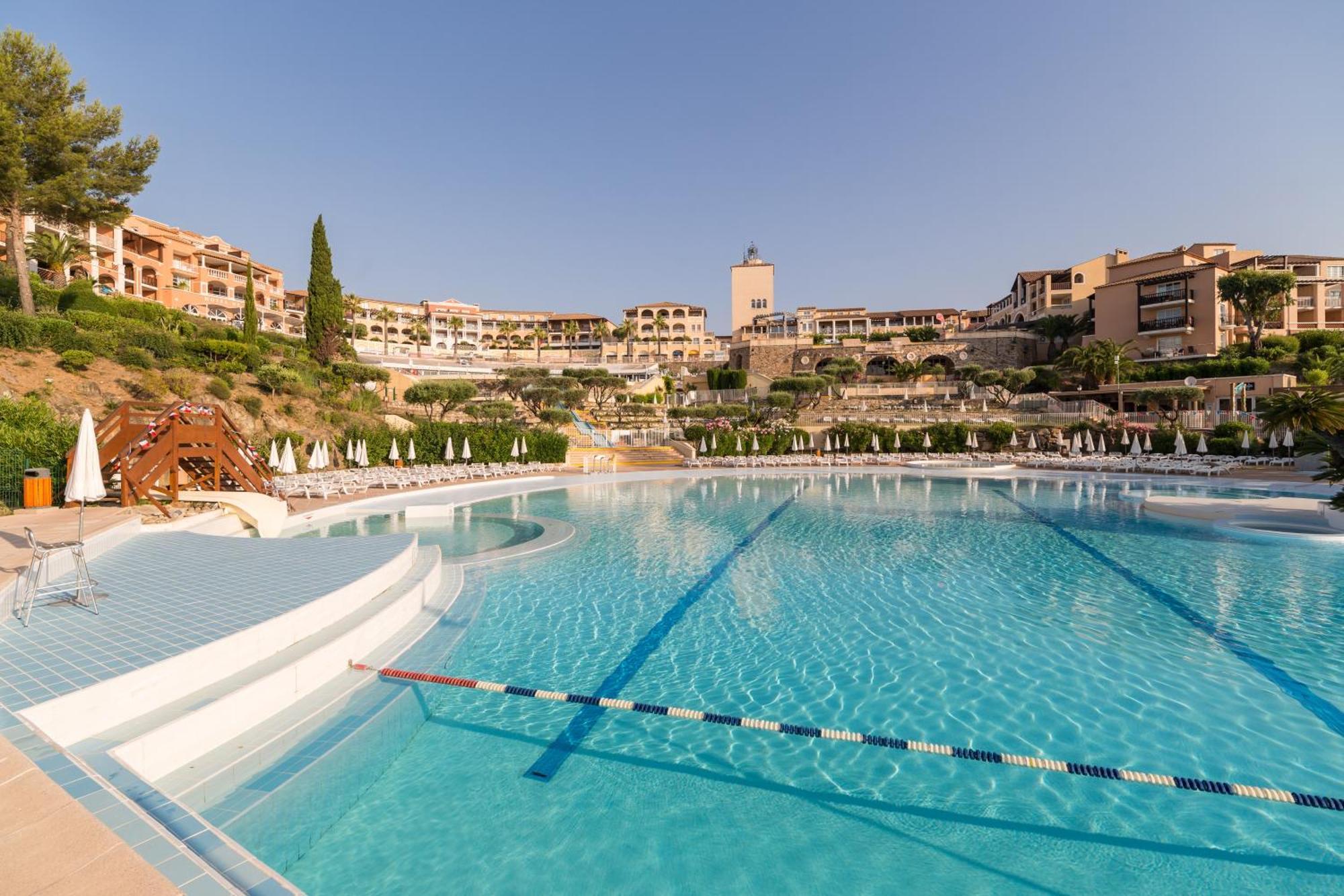 Hotel De L'Esterel Pierre & Vacances Сен-Рафаэль Экстерьер фото