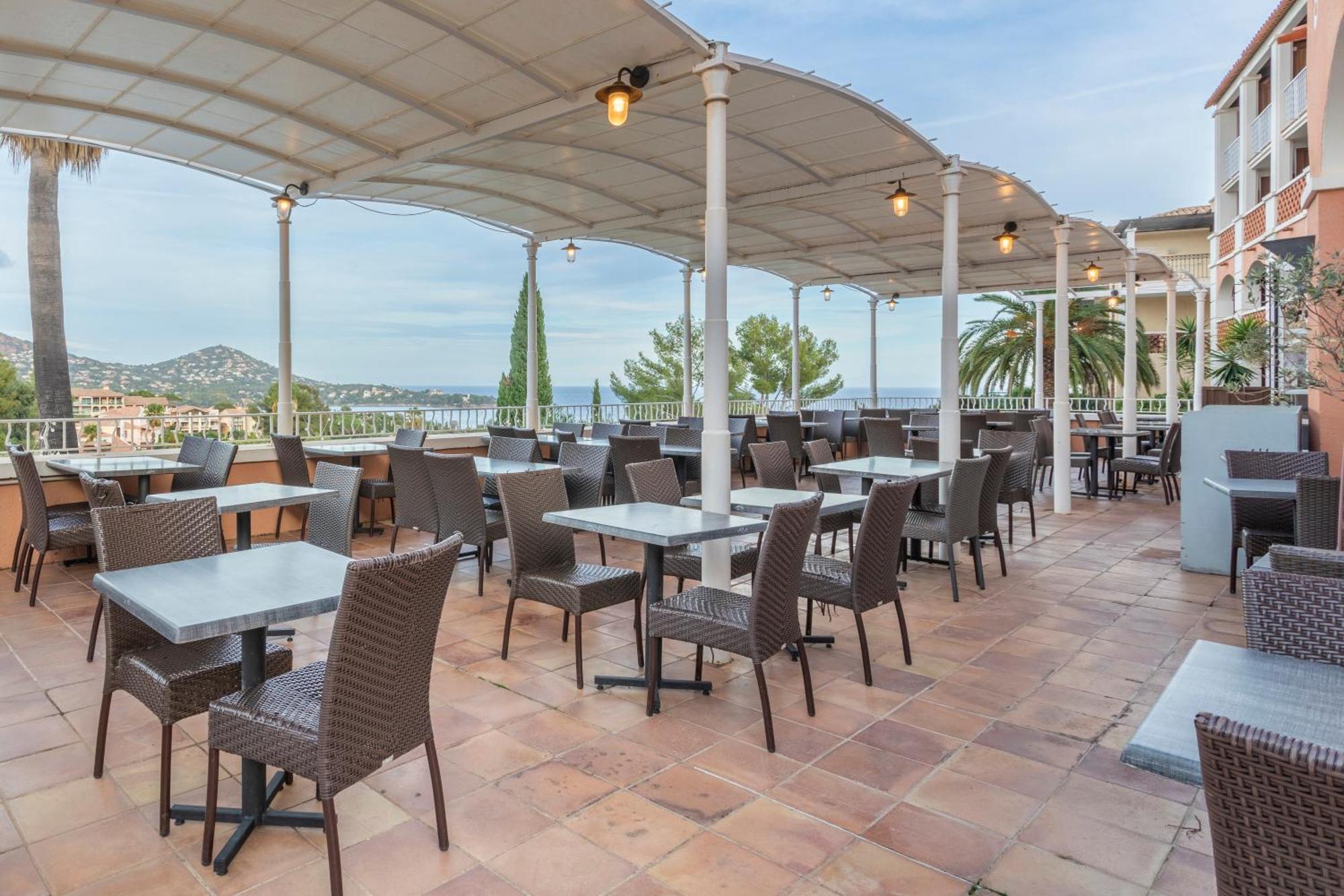 Hotel De L'Esterel Pierre & Vacances Сен-Рафаэль Экстерьер фото