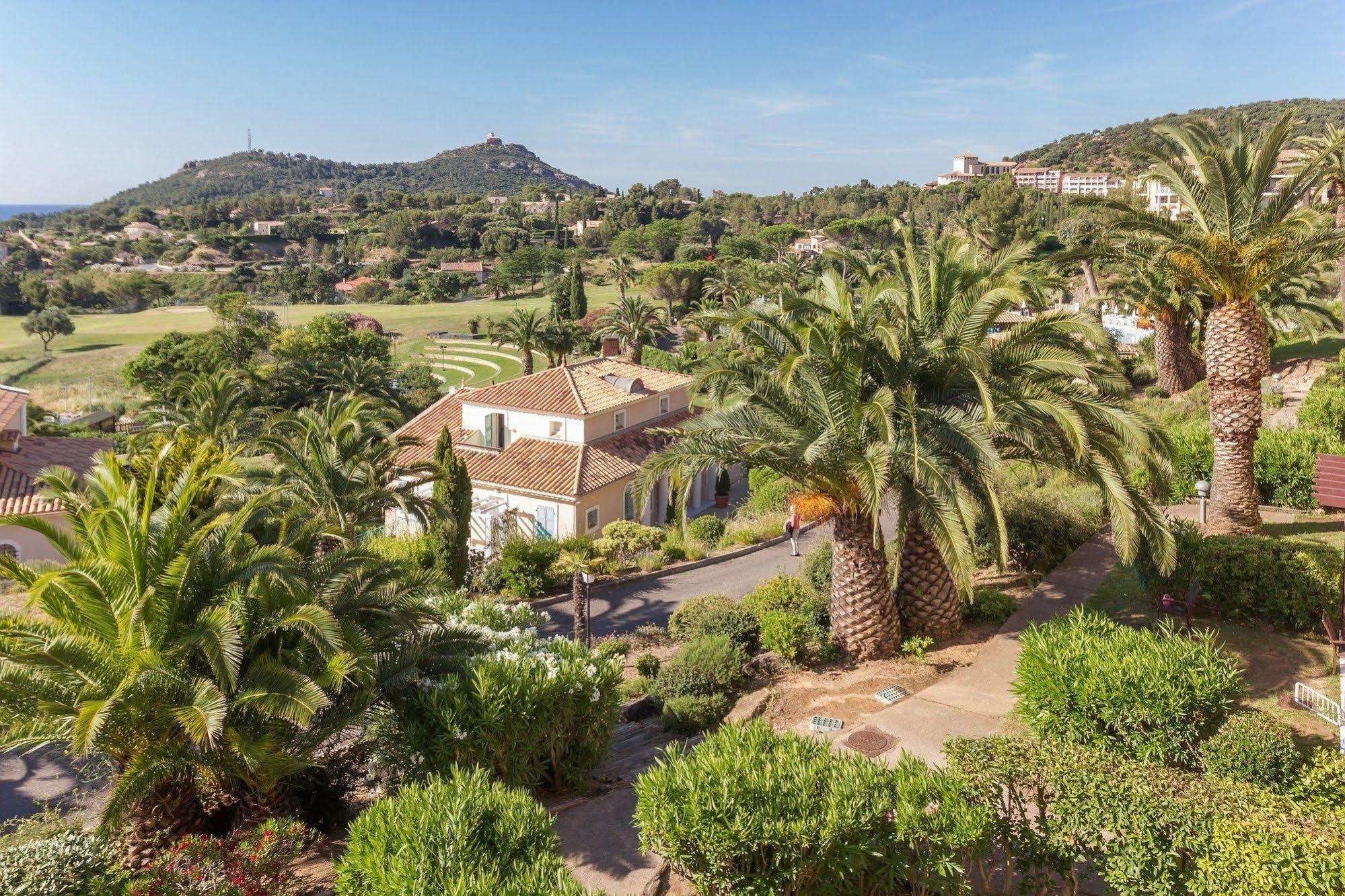 Hotel De L'Esterel Pierre & Vacances Сен-Рафаэль Экстерьер фото